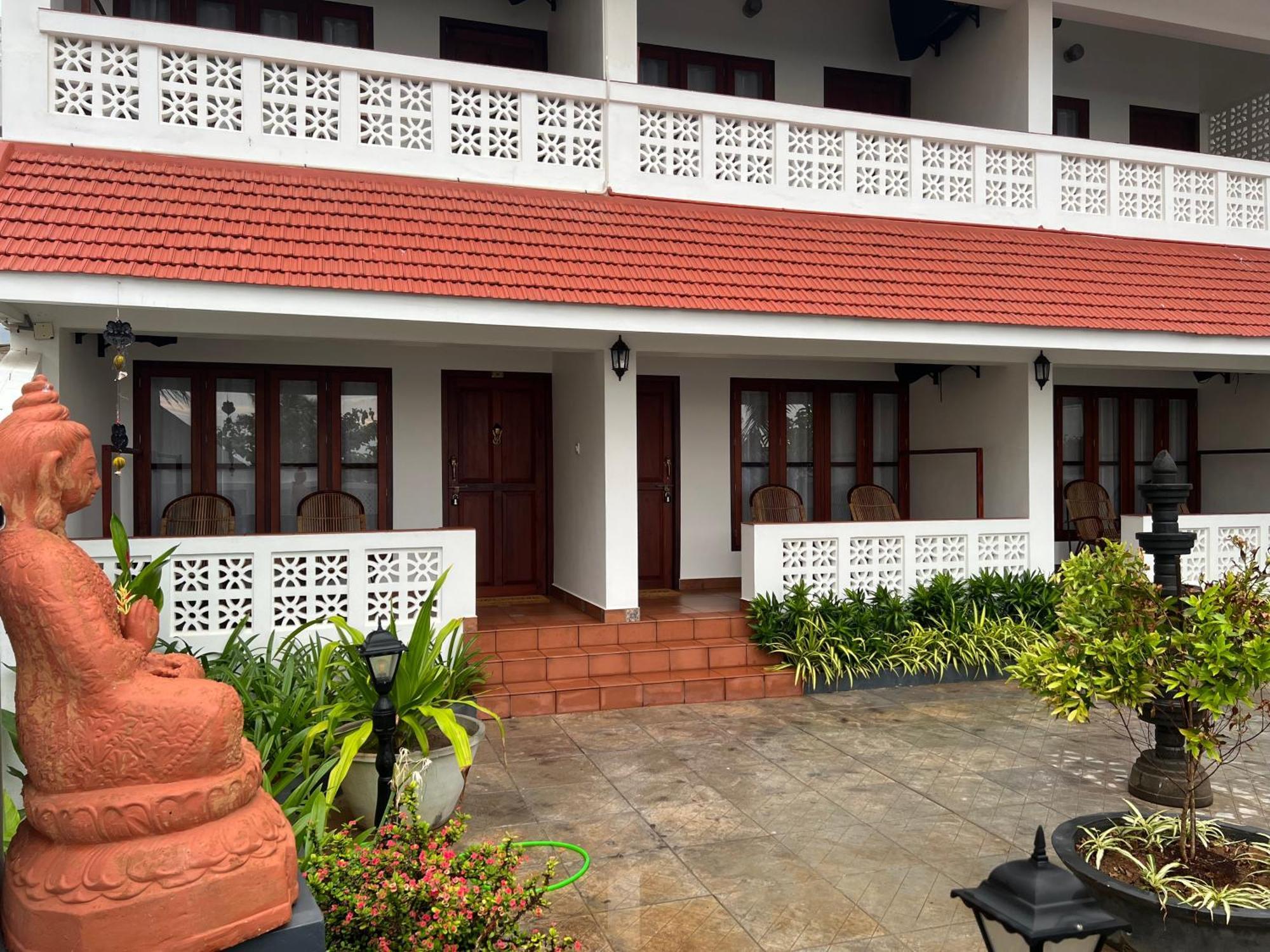 Buddha Beach Hotel Kovalam Exterior foto